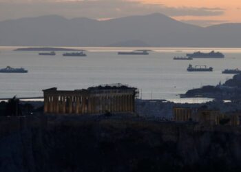 Businessweek: Η Ελλάδα θα είναι πρωτοσέλιδο τον επόμενο χρόνο – Μπαίνει στα ραντάρ των ξένων επενδυτών