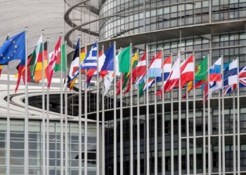 Ευρωζώνη: Συνθήκες ύφεσης δείχνουν τα στοιχεία έρευνας για τον Ιούλιο