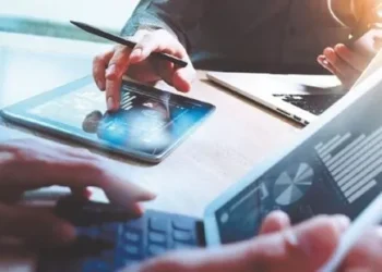 «Ηρακλής ΙΙΙ» και στο βάθος ανάκτηση επενδυτικής βαθμίδας