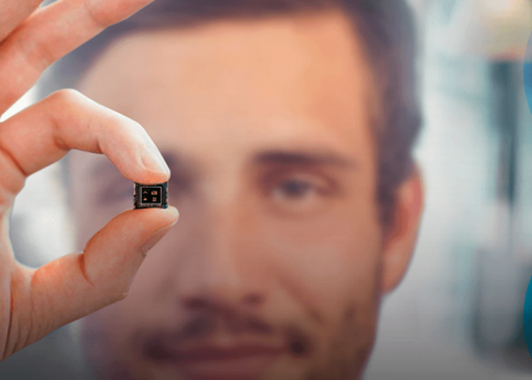 Η γαλλική Microoled κατασκευάζει μικροοθόνες για φορητές συσκευές προβολής κοντά στο μάτι και συγκεντρώνει 21 εκατ. ευρώ