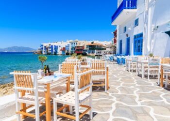 Μπούμερανγκ ο υπερτουρισμός – Διώχνει τους ξένους επισκέπτες