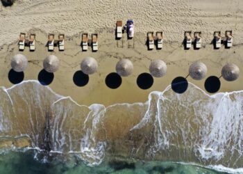 Τουρισμός: Στην Ελλάδα η μεγαλύτερη αύξηση στις τιμές ξενοδοχείων – 123% πάνω από το 2019