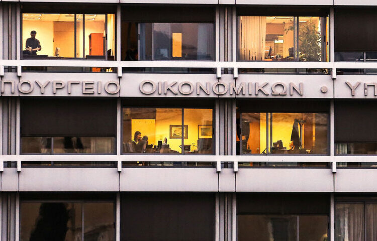 Προϋπολογισμός: Πρωτογενές πλεόνασμα 2,1 δισ. ευρώ στο 6μηνο