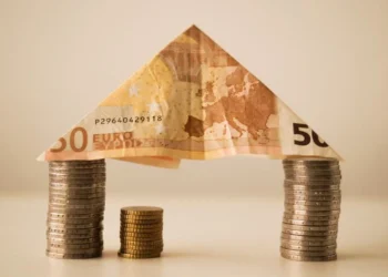 Κόκκινα δάνεια: Ιταλικό μοντέλο διαχείρισης βάζουν στο τραπέζι οι servicers