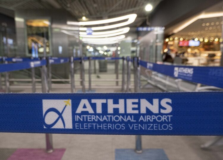 Άλμα 14,2% στην επιβατική κίνηση έναντι του 2019 κατέγραψαν τα αεροδρόμια