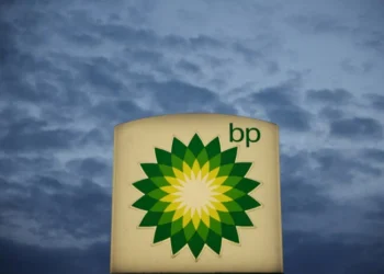 BP: Πτώση 70% στα κέρδη- Αύξηση κατά 10% στο μέρισμα