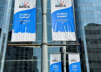 Η Κίνα προτρέπει τους Brics να γίνουν γεωπολιτικός αντίπαλος της G7