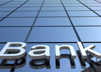 Ελληνική Τράπεζα: Κέρδη 160,2 εκατ. στο α΄ εξάμηνο – Οι προκλήσεις παραμένουν