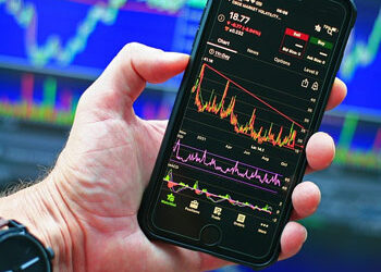 Ο νέος ισχυρός παίκτης σε μετοχές και ομόλογα – Η ξαφνική «αντεπίθεση» της Ελλάδας