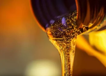 Η μεταβλητότητα στην αγορά πετρελαίου προδιαγράφει κρίση – Ράλι στις τιμές του ντίζελ (πίνακες)