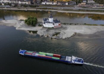 Η ξηρασία απειλεί το εμπόριο στην Ευρώπη: Στερεύουν τα ποτάμια, «φουσκώνουν» οι τιμές