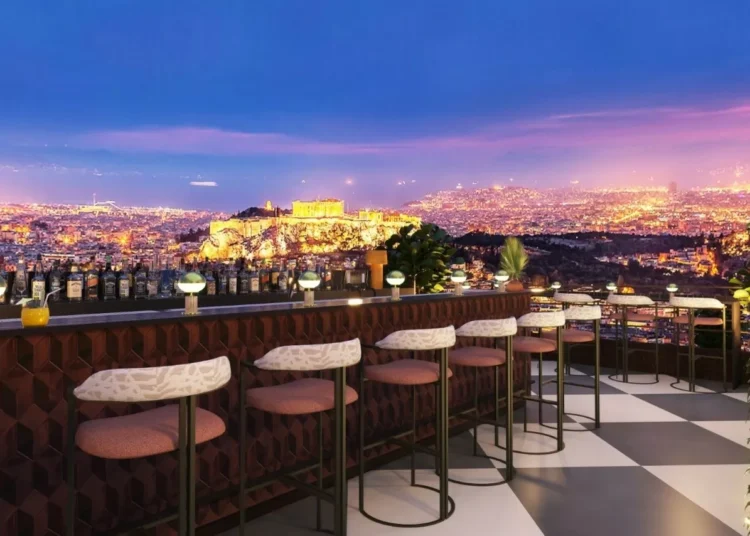 Άκης Πετρετζίκης: Νέα συνεργασία με το Radisson Red Mitropoleos Square Athens