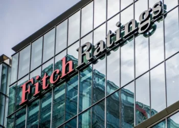Fitch: Επιδεινώνονται οι προοπτικές της παγκόσμιας οικονομίας για το 2024