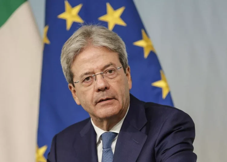 Τζεντιλόνι: Η Κομισιόν θα στηρίξει την Ελλάδα για τις πλημμύρες – Καλό νέο η επενδυτική βαθμίδα