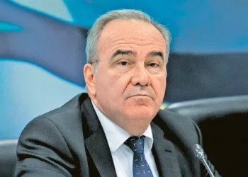 Παπαθανάσης: 55 δισ. ευρώ θα «πέσουν» στην οικονομία ως το 2029