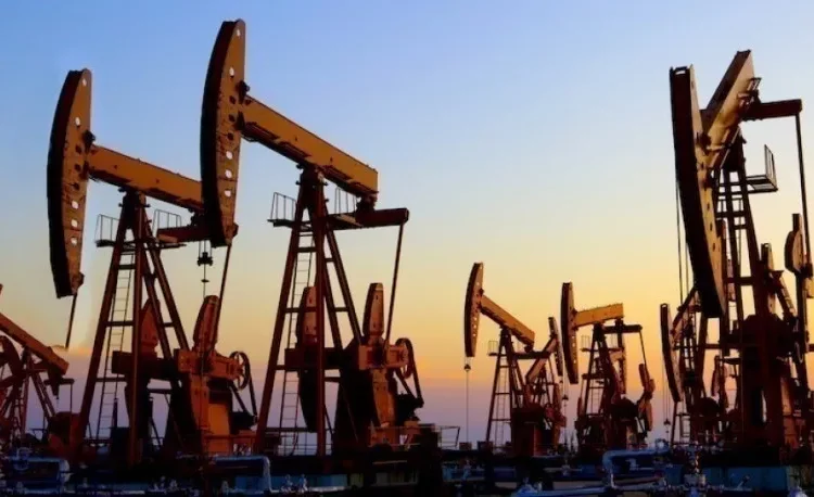 H «τέλεια καταιγίδα» στα commodities: Σε υψηλό έτους το brent – Ανοιχτός ο δρόμος για τα $100