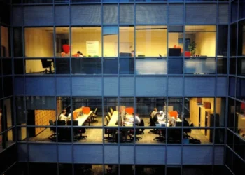 Τριετίες: Πώς ξεπαγώνουν για 1,3 εκατ. εργαζομένους – Οι προϋποθέσεις και οι αυξήσεις