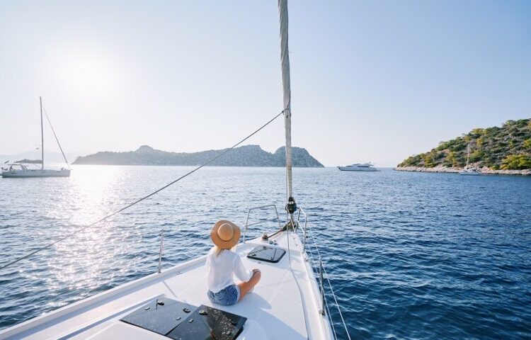 ΕΛΣΤΑΤ: Αύξηση 33,5% στο τζίρο των ταξιδιωτικών πρακτορείων το β΄τρίμηνο