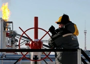 Πετρέλαιο: Μεγάλη εβδομαδιαία άνοδος των τιμών – Νέο «ψαλίδι» στις ρωσικές εξαγωγές