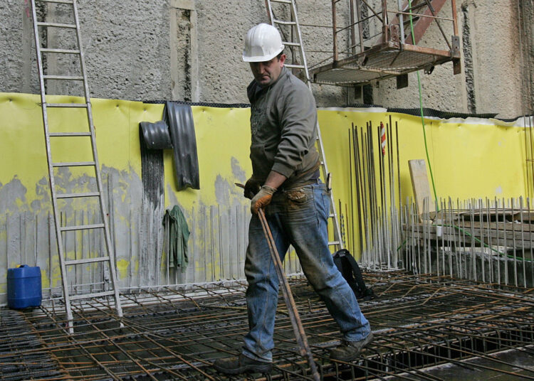 Ποιοι θα δουν αυξήσεις το 2024 λόγω τριετιών