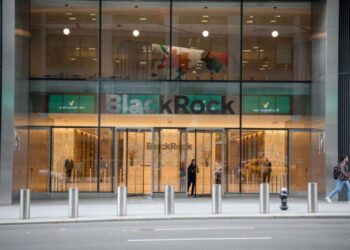 BlackRock: Έως το 2028 το ιδιωτικό χρέος θα έχει διπλασιαστεί στα 3,5 τρισ. δολ.