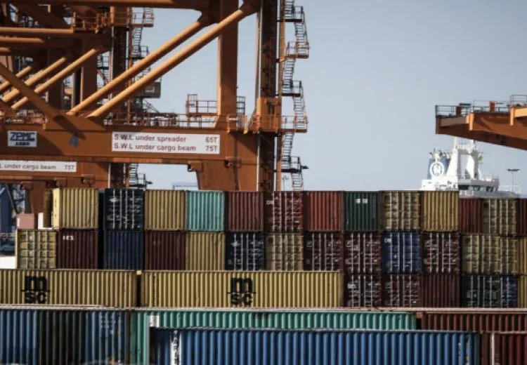 ΕΛΣΤΑΤ: Νέα «βουτιά» στις εξαγωγές τον Αύγουστο – Μειώθηκε 7% το έλλειμμα στο εμπορικό ισοζύγιο