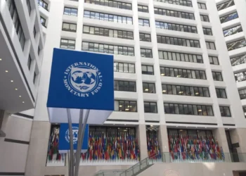 ΔΝΤ: «Πρωταθλήτρια» η Ελλάδα στη μείωση του χρέους – Κάτω από 150% του ΑΕΠ ως το 2027