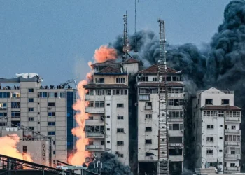 Πόλεμος στο Ισραήλ: Νέες πυραυλικές επιθέσεις στην Ιερουσαλήμ – Ολικός αποκλεισμός της Γάζας (pics + vids)