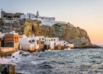 ΤτΕ: Τουριστικά έσοδα 14,6 δισ. ευρώ στο 8μηνο – Πάνω από τα επίπεδα του 2019