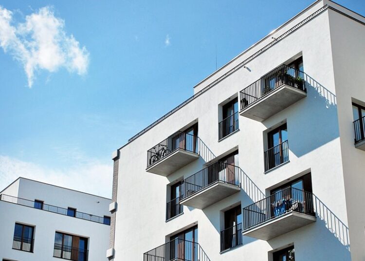 Μόνιμη έκπτωση φόρου 3.200 ευρώ για ανακαίνιση ακινήτων