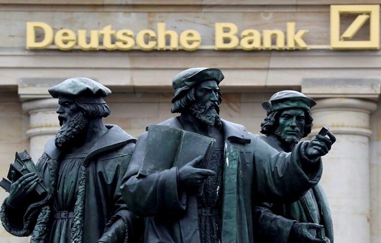 Deutsche Bank: Βλέπει την οικονομία στα όρια της ύφεσης αλλά τις αγορές στο +12% για το 2024