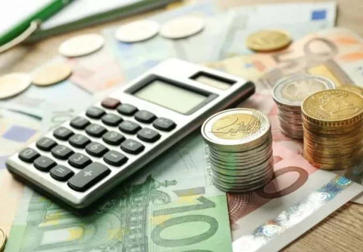 Ληξιπρόθεσμα xρέη: «Βουνό» οι οφειλές του Δημοσίου προς ιδιώτες – Πρωταθλητές τα νοσοκομεία με «φέσια» 1,3 δισ. ευρώ