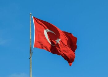 Τουρκία: Η κεντρική τράπεζα αυξάνει στο 40% το επιτόκιο αναφοράς