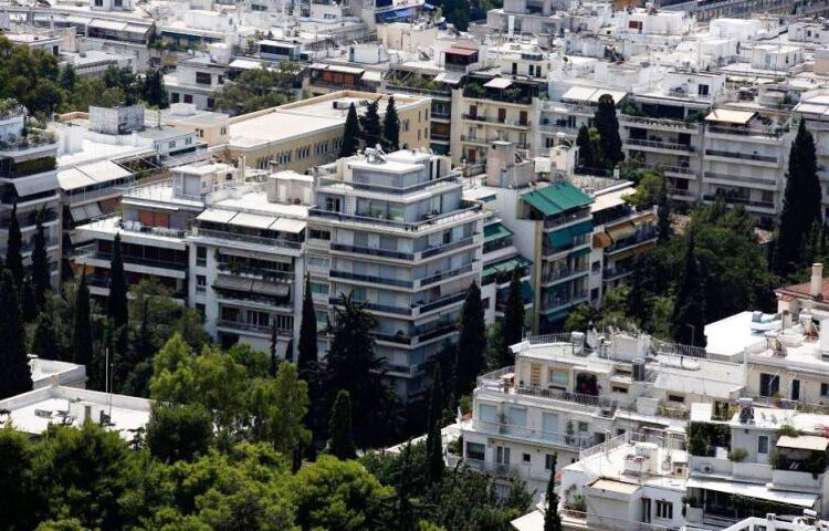 Στον «αέρα» 50.000 μεταβιβάσεις ακινήτων με τον ΕΝΦΙΑ να μένει στους πωλητές