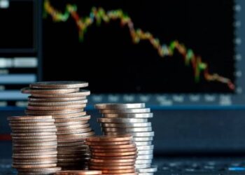 Capital Economics: Η βελτίωση των δημόσιων οικονομικών στην Ελλάδα θα συνεχιστεί (γραφήματα)