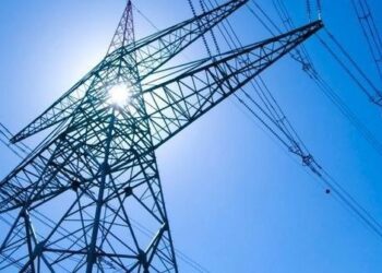 Ρεύμα: «Πόλεμος» πράσινων τιμολογίων και παρέμβαση της ΡΑΑΕΥ – Ικανοποίηση ΥΠΕΝ για το τιμολόγιο της ΔΕΗ