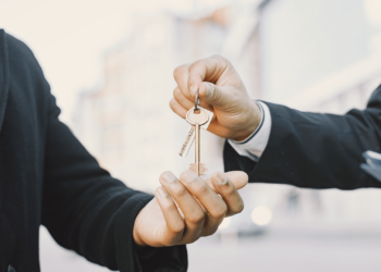 Ο συνιδρυτής της Monzo ήθελε η τράπεζα να πωληθεί το 2020