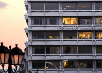 ΥΠΕΘΟ: Αποπληρώθηκαν πρόωρα δάνεια 5,29 δισ. ευρώ από το πρώτο πακέτο διάσωσης