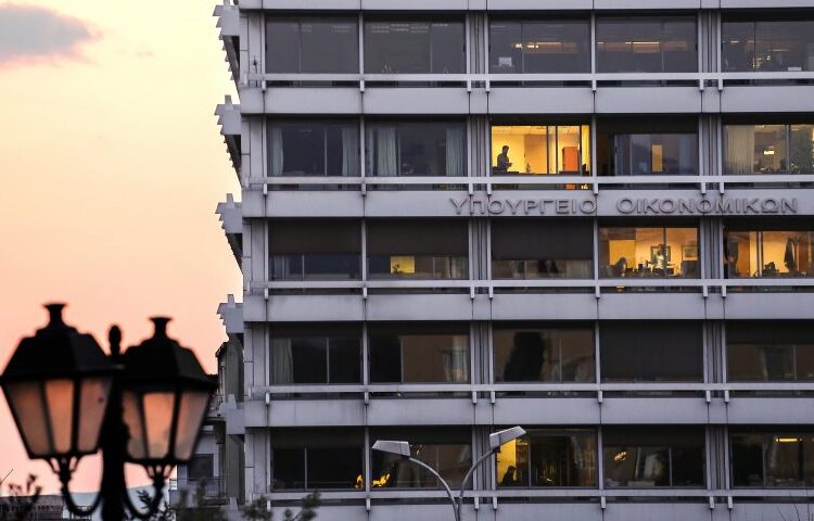 ΥΠΕΘΟ: Αποπληρώθηκαν πρόωρα δάνεια 5,29 δισ. ευρώ από το πρώτο πακέτο διάσωσης